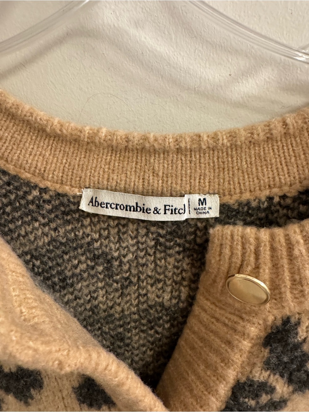Abercrombie & Fitch Beige Leopard Print Crewneck Cardigan - Picture 3 of 3